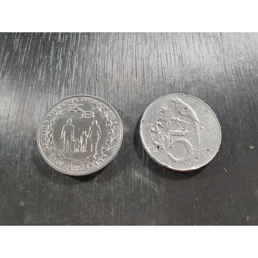 Uang Koin Kuno Indonesia 5 Rupiah Tahun 1970 dan 1974 Set