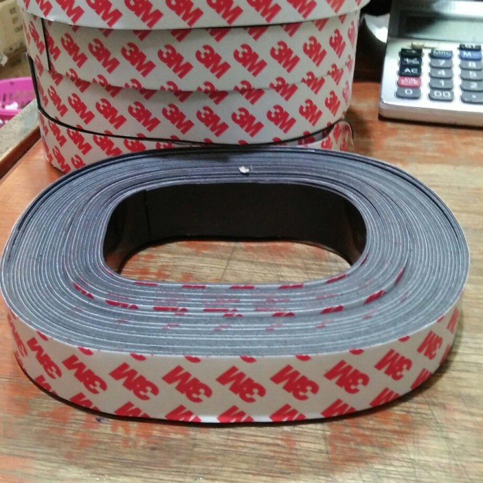 

Double Tape Magnet Tape 3M 1" X 10 Meter- Doubel Tape Magnet Flexibel