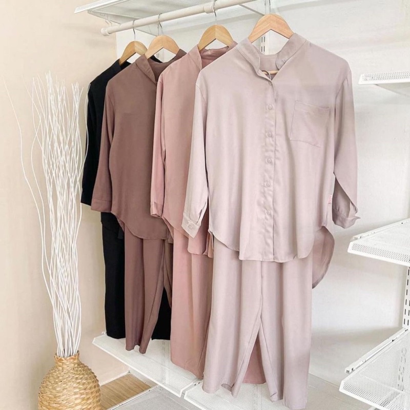 ZASKIYA - One Set Wanita Muslim / REFINA BASIC ONESET WANITA / SETELAN KULOT CREPE | OOTD WANITA MUSLIM TERKINI | SETELAN BLOUSE &amp; CELANA KULOT