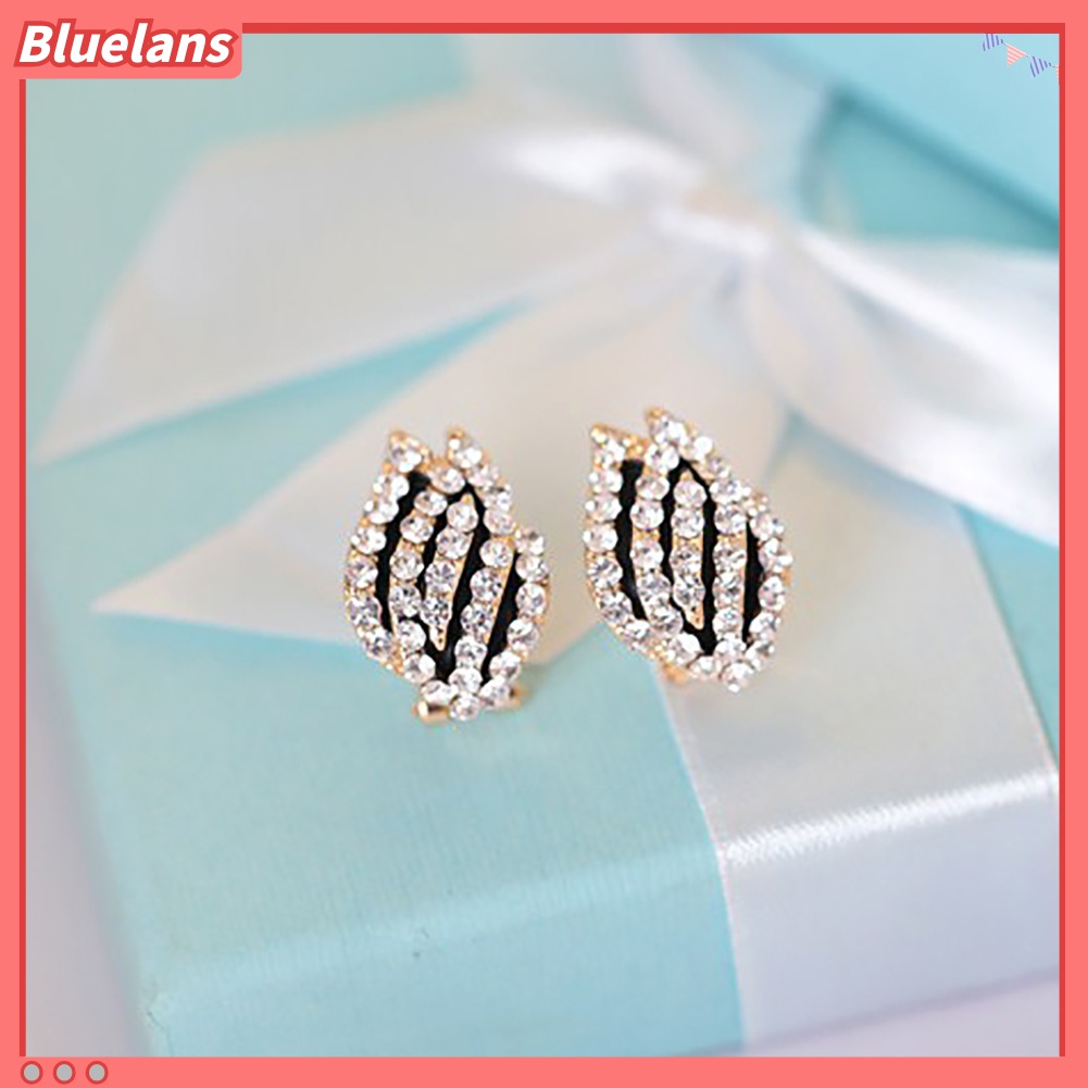 Anting Stud Piercing Bentuk Bunga Tulip Aksen Berlian Imitasi Untuk Wanita