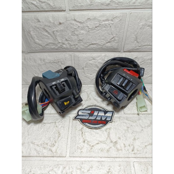 Holder saklar kanan kiri tiger 2000 SET