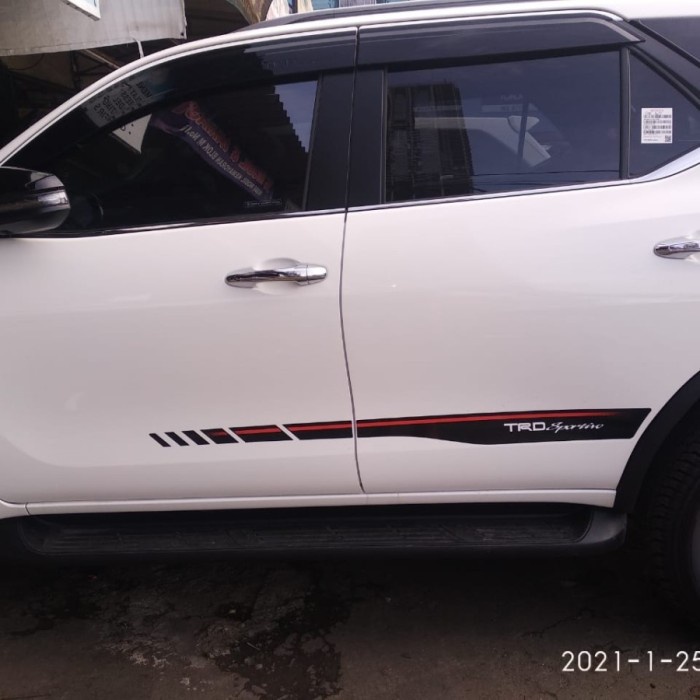 [READY] Stiker Body Sticker Mobil Toyota Fortuner 2021 - Hitam / Perlengkapan Variasi Mobil Murah / 
