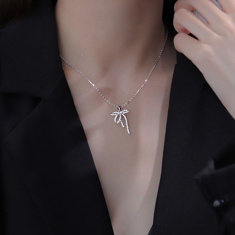 Kalung Rantai Liontin Pita Hias Kristal Warna Silver Gaya Korea Untuk Wanita