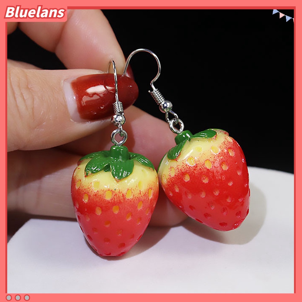 1 Pasang Anting Kait Menjuntai Desain Buah Strawberry Warna Merah