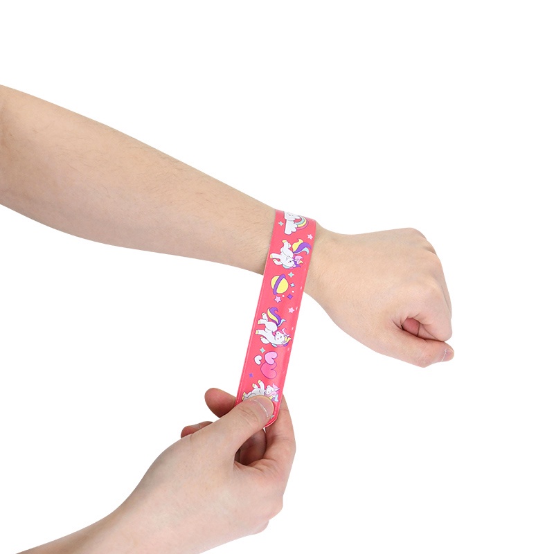 10pcs Mainan Gelang Slap Band Motif Kartun Unicorn Warna Pelangi Untuk Hadiah Anak