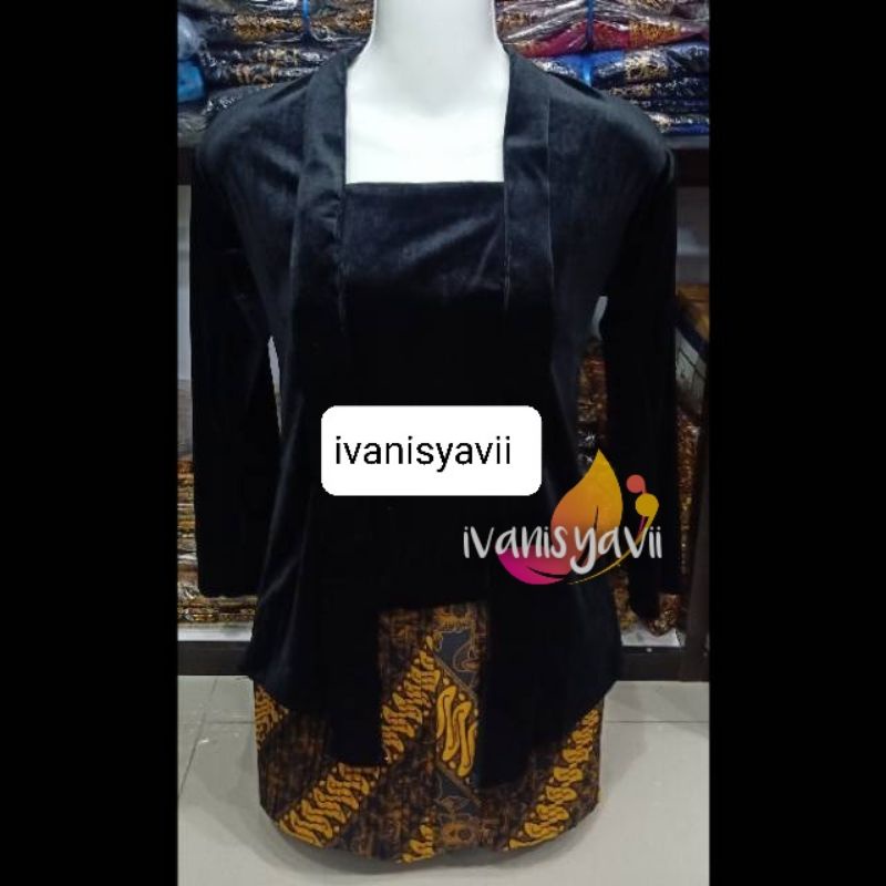 Kebaya Kutubaru - Bahan Bludru (Stretch) / Cantik