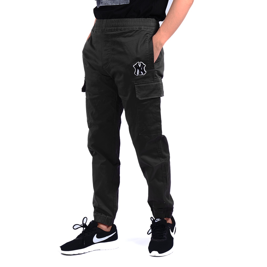 M7B NY Yankees Basic Cotton Cargo Track Pants Black