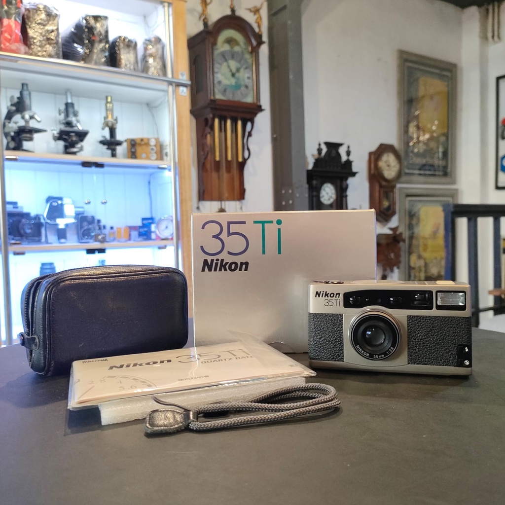 NIKON 35Ti ANALOG - MINT CONDITION - 0326
