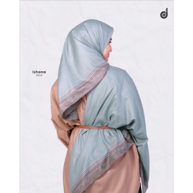 SALE Deenay Ishana Mint defect minor