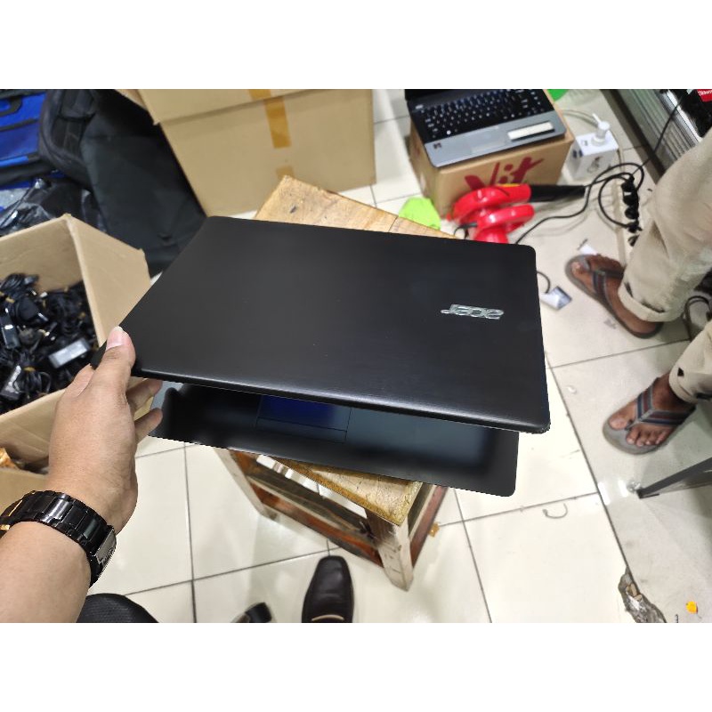 Laptop Acer AMD A8 RAM 8GB SSD 128GB Cocok desain edit video edit foto dan siap pakai windows 10