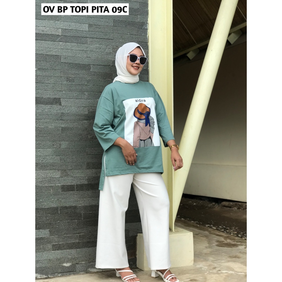 Kaos Oversize Wanita Hijab Kekinian Motip Topi Vita
