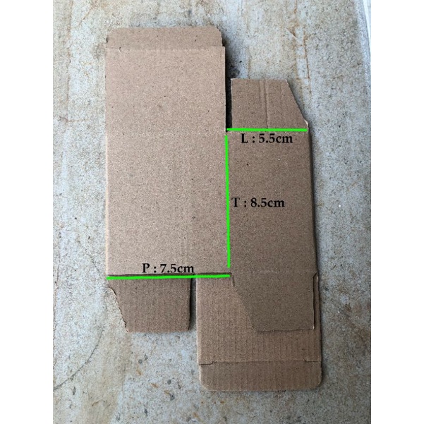 

kardus diecut ukuran 7,5x5,5x8,5
