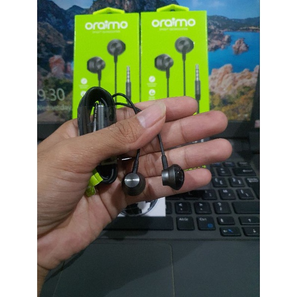 HEADSET NEW ORAIMO TRUMPET 2 OEP-E43 OEP E43 Inclined Ear HD Speaker Stereo Earphone Black ORIGINAL Garansi Resmi 1 Tahun