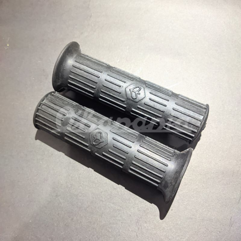HAND GRIP HANFAT CHUNG HITAM VESPA PX EXCEL SUPER SPRINT EXCLUSIVE DLL