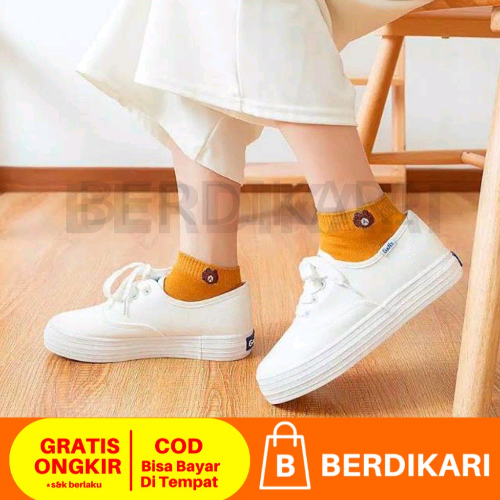 Kaos Kaki Beruang