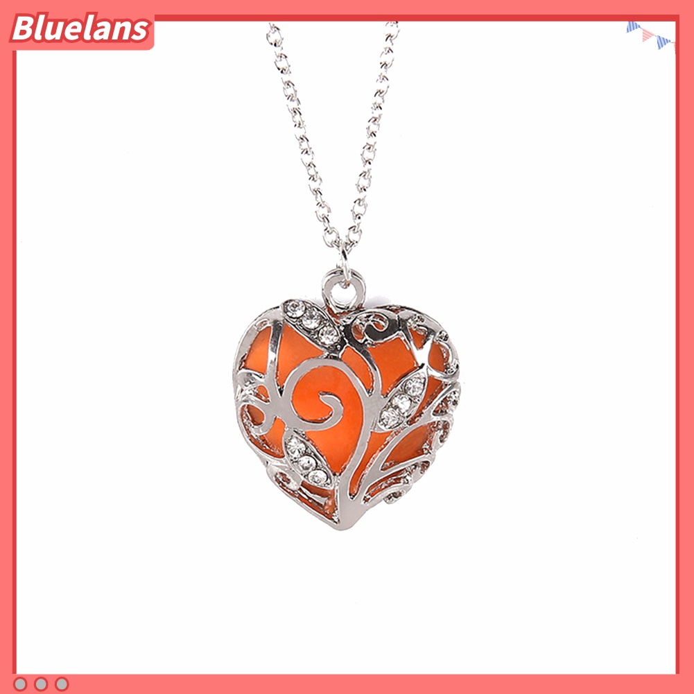 Kalung Rantai Dengan Liontin Bentuk Hati Aksen Berlian Imitasi Untuk Wanita