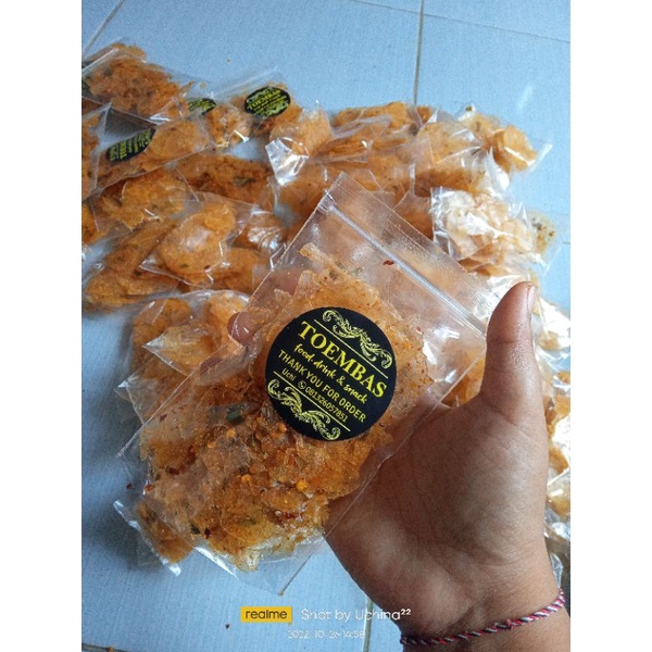 

kripik kaca pedas daun jeruk 30gr . asli pedas nya