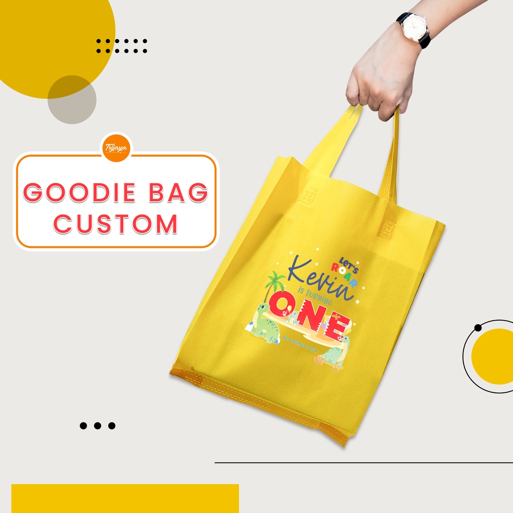 

Tas Spunbond Godie Bag Sablon Custom , Goodie Bag Custom Sablon, Tas Souvenir Desain bebas custom
