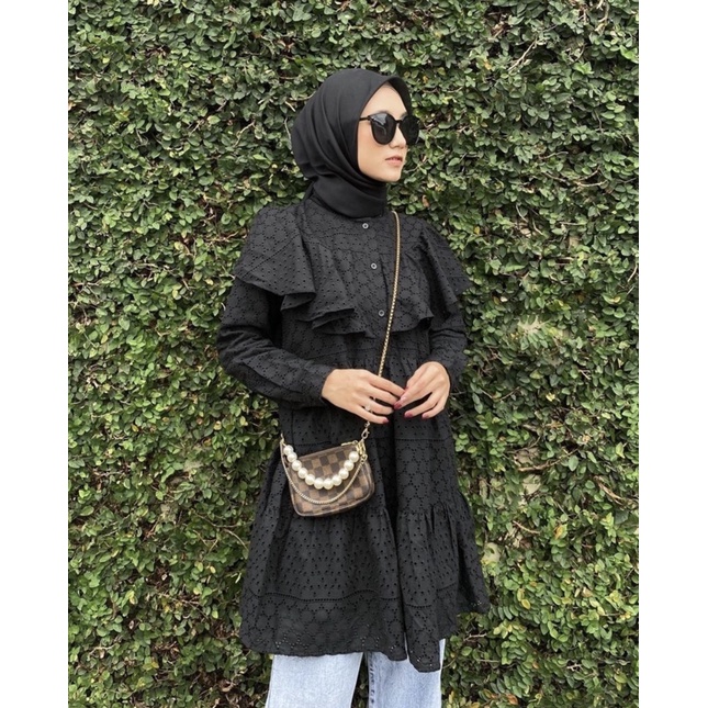 Preloved Esme Blouse Vanilla Hijab Size S