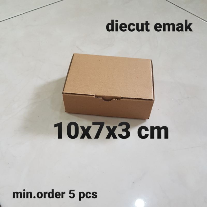 

Kardus Box uk. 10x7x3 cm Kotak Karton Die Cut