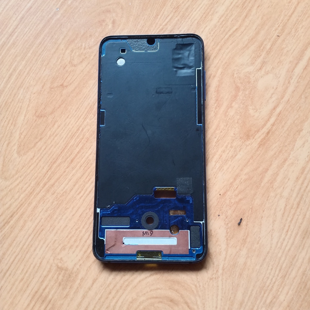 Frame Xiaomi MI 9 Tatakan LCD Copotan