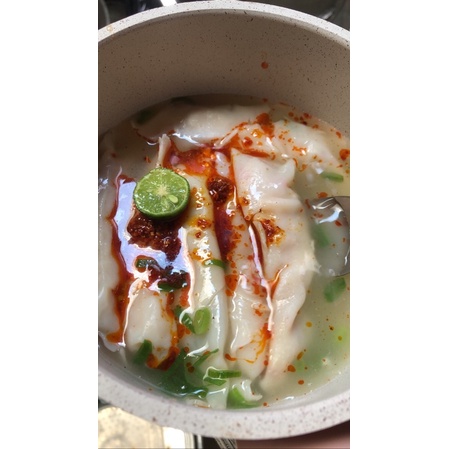 

pangsit kuah pedas