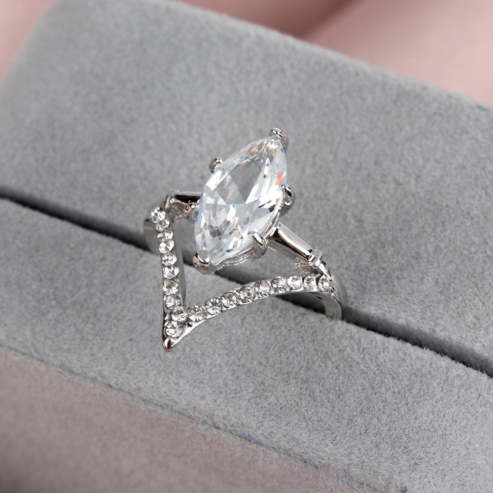 R-flower Oval Cincin Tunangan Wanita Perhiasan Pernikahan Unik Berbentuk V