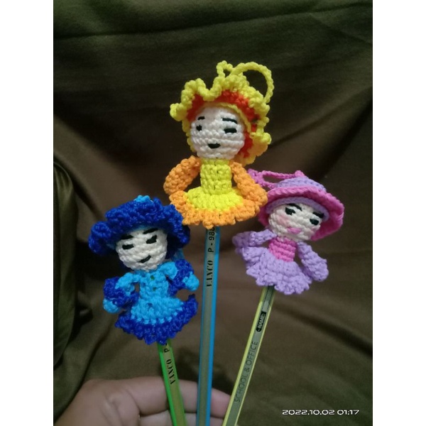 

Hiasan Pensil Amigurumi Rajut Bisa untuk Ganci atau Gantas