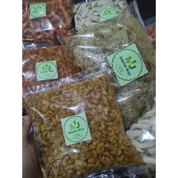 

Cemilan 500gr/1kg/Basreng Pedas Gurih/Keripik Kaca/Kripca/Makaroni Cikruh/Basreng Termurah