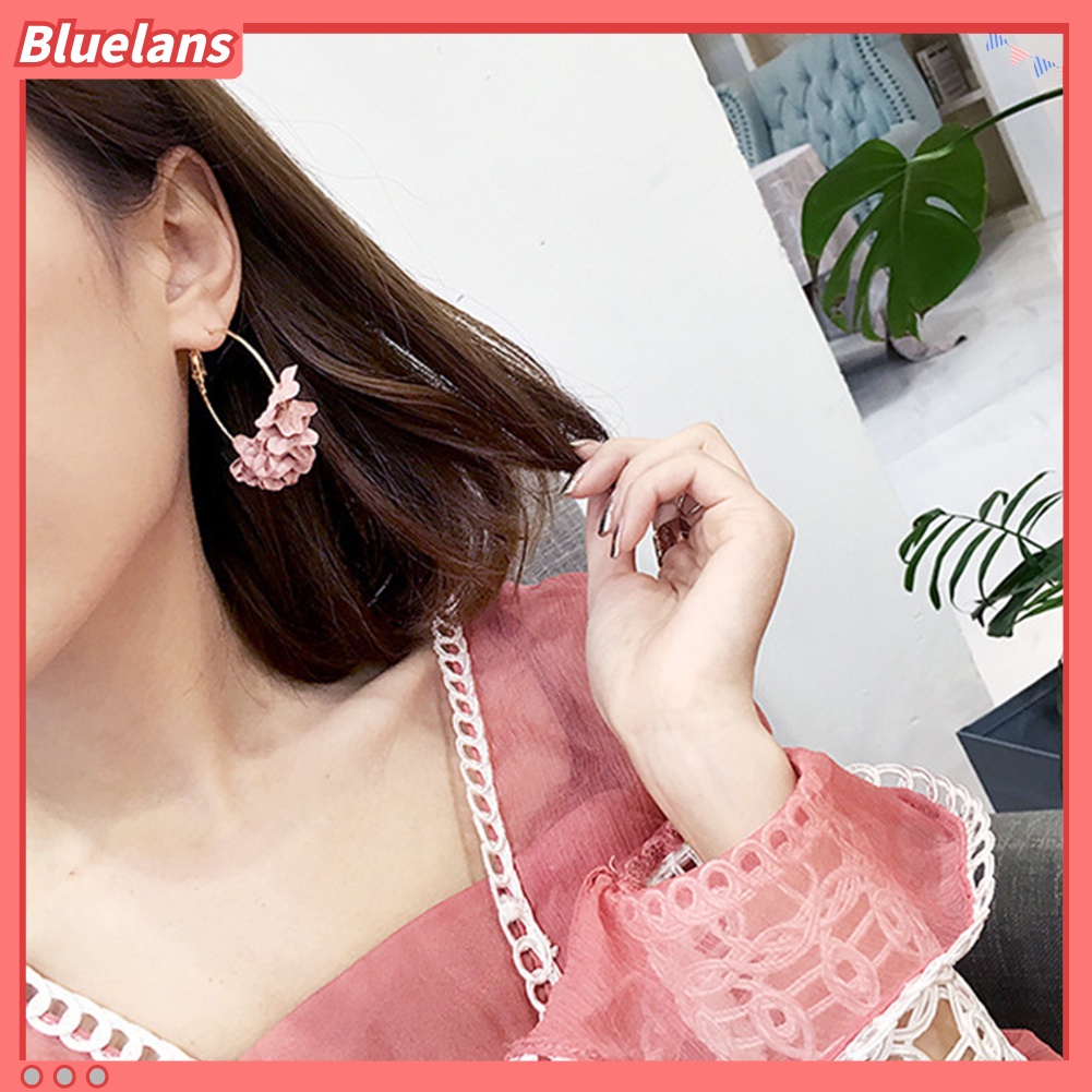 Bluelans Anting Hoop Bentuk Bulat Motif Bunga Kering Bahan Metal Untuk Wanita