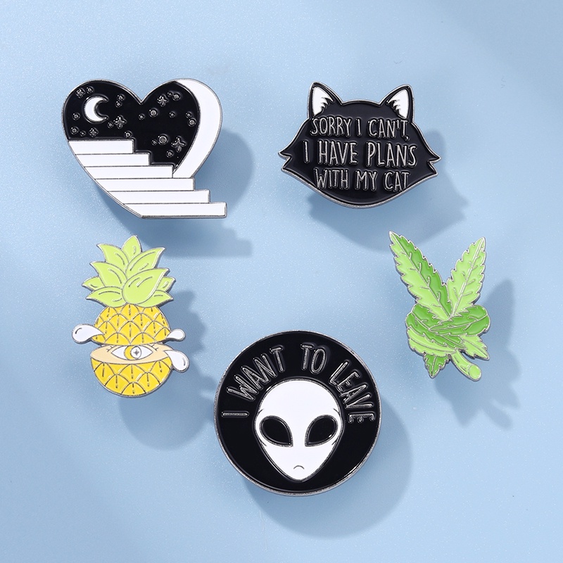 Pin Lapel Desain Alien Untuk Aksesoris Pakaian