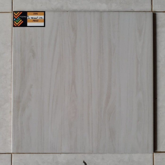 KERAMIK 50X50 HOLLYWOOD CREAM GLOSSY - CONCORD