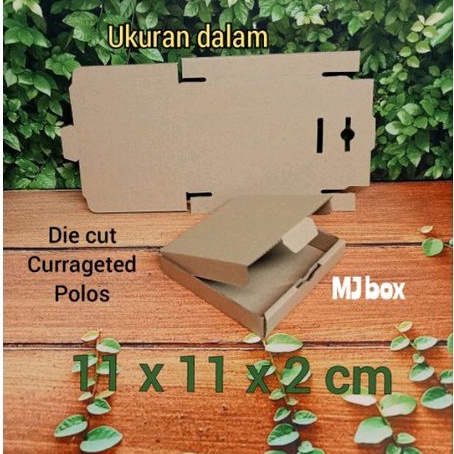 

KARDUS UK. 11x11x2 CM........DIE CUT KOTAK KARTON UNTUK PACKING SOUVENIR - DLL- MODEL BOX PIZZA