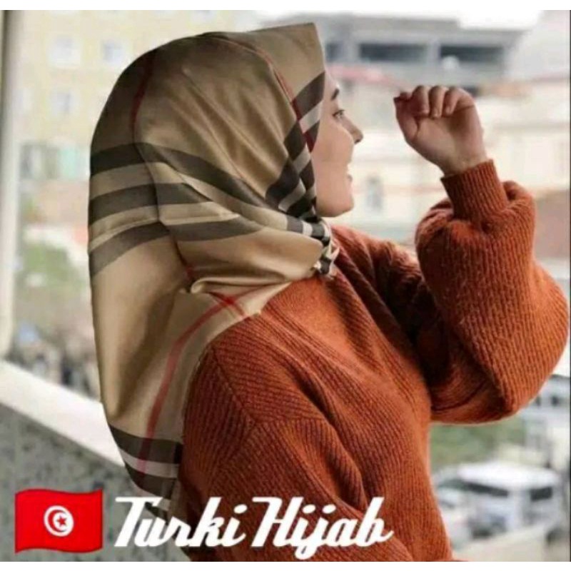 HIJAB SEGI EMPAT MOTIF TURKI/ KERUDUNG SEGI EMPAT MOTIF BURBERRY TURKEY