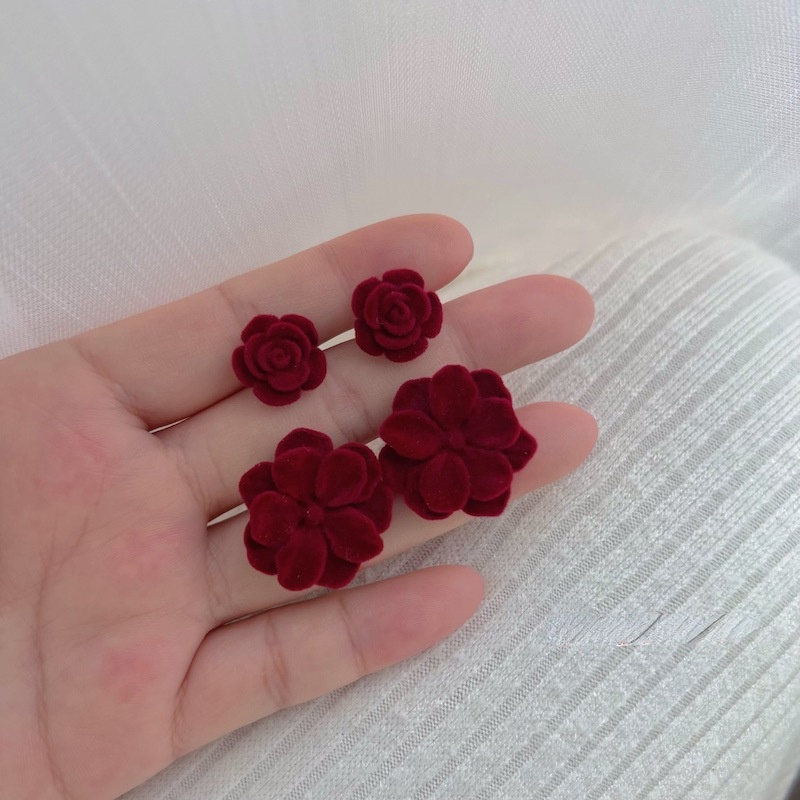 Anting Tusuk Motif Bunga Merah Bahan Resin Untuk Wanita