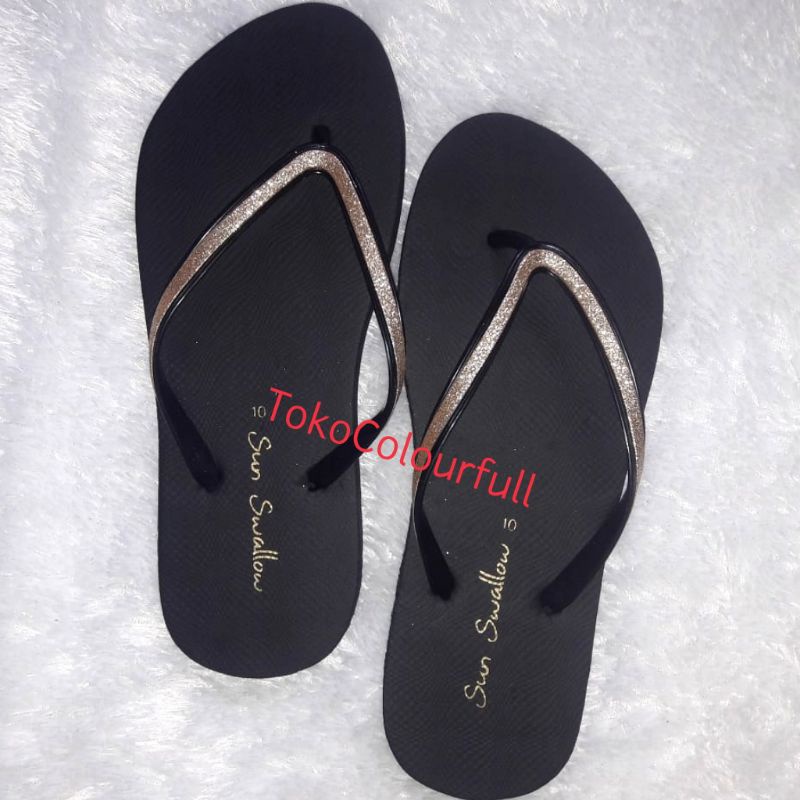 0Sandal Jepit Wanita Hitam Gold Kristal