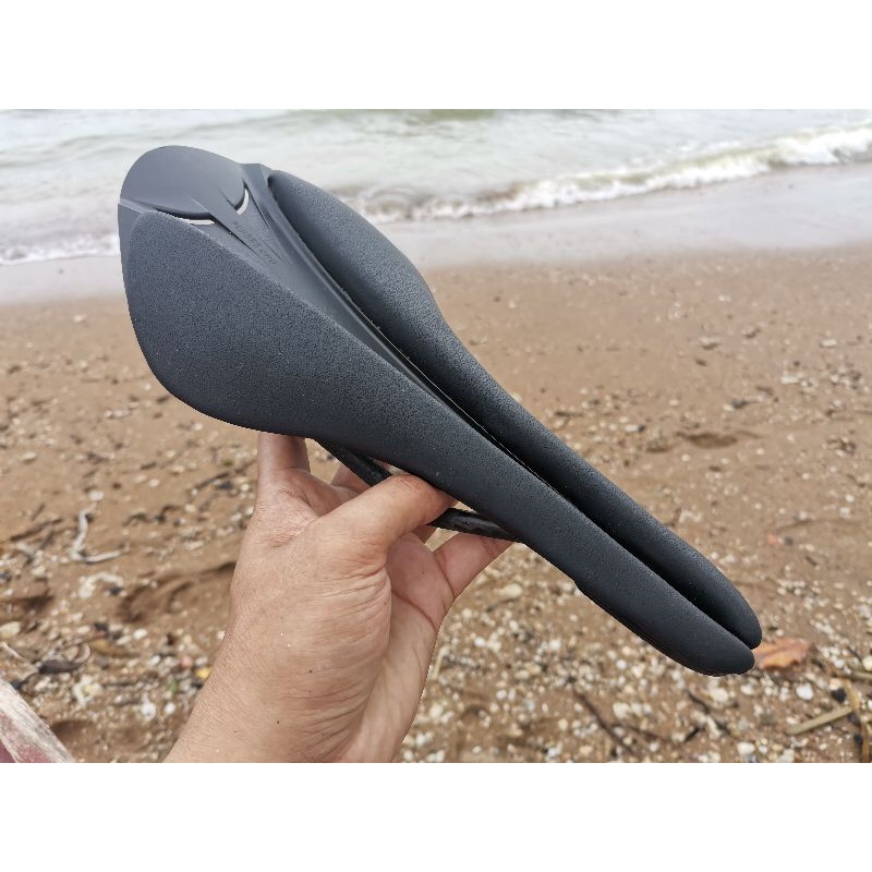 sadel fizik arione r1 versus evo reguler