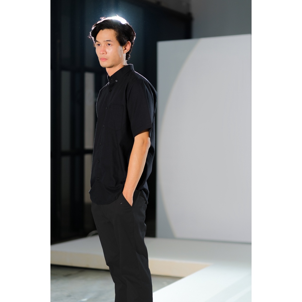 Wilmerstudios Kemeja Pria Lengan Pendek Oxford Hitam