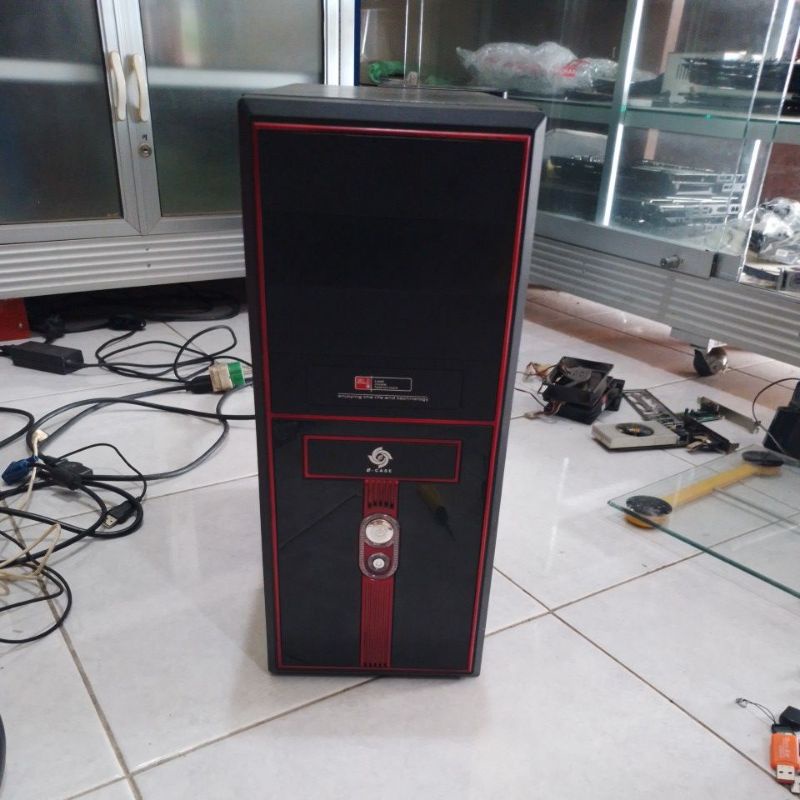 komputer PC bekas murah prosesor AMD A8 7600 3,10 GHz VGA Radeon R7 ram 4 giga harddisk 500 giga mai