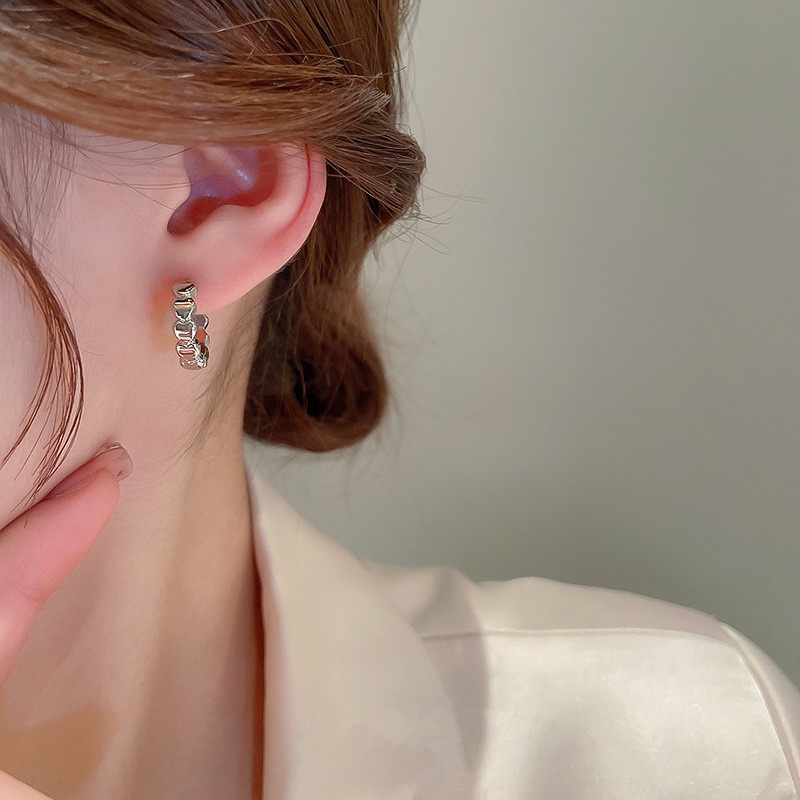 Magic789 Korean s925 Silver Heart to Heart Hoop Earrings for Women Girls Trendy Geometric Peach Heart Round Earring Jewelry