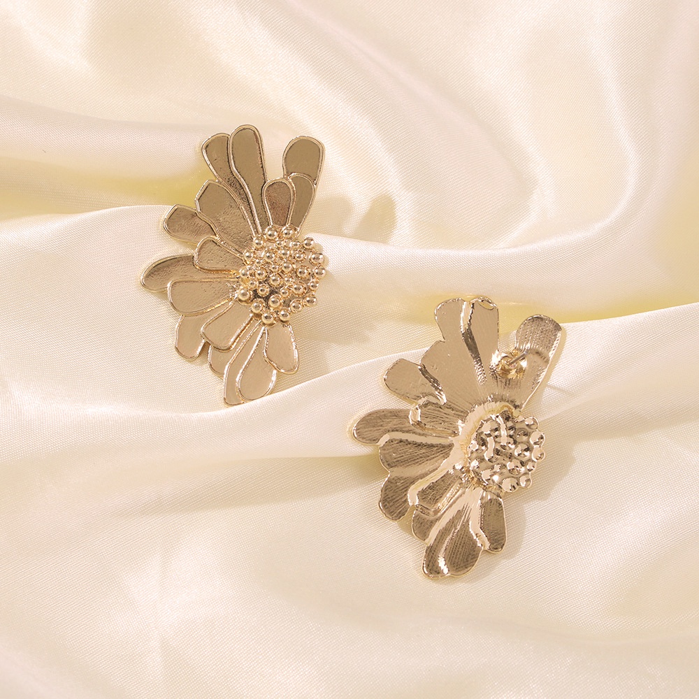 Anting Tusuk Gantung Bahan Alloy Desain Bunga Matahariberlian Gaya Vintagemewah Untuk Wanita Sun Flower