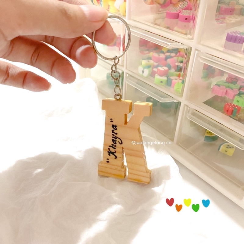 gantungan kunci kayu bentuk inisial FREE UKIR NAMA / keychain alphabet / ganci huruf nama