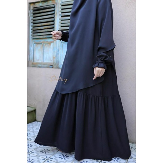 Ditsy Lelia edisi Reject