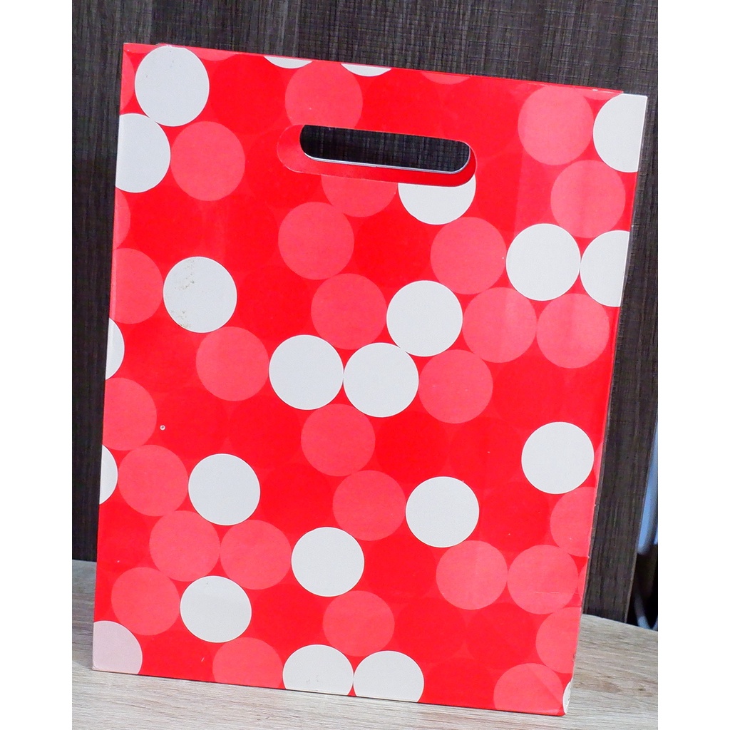 

Tas paperbag / Tas kertas / Tas Kertas Kado/ Tas Ulang Tahun