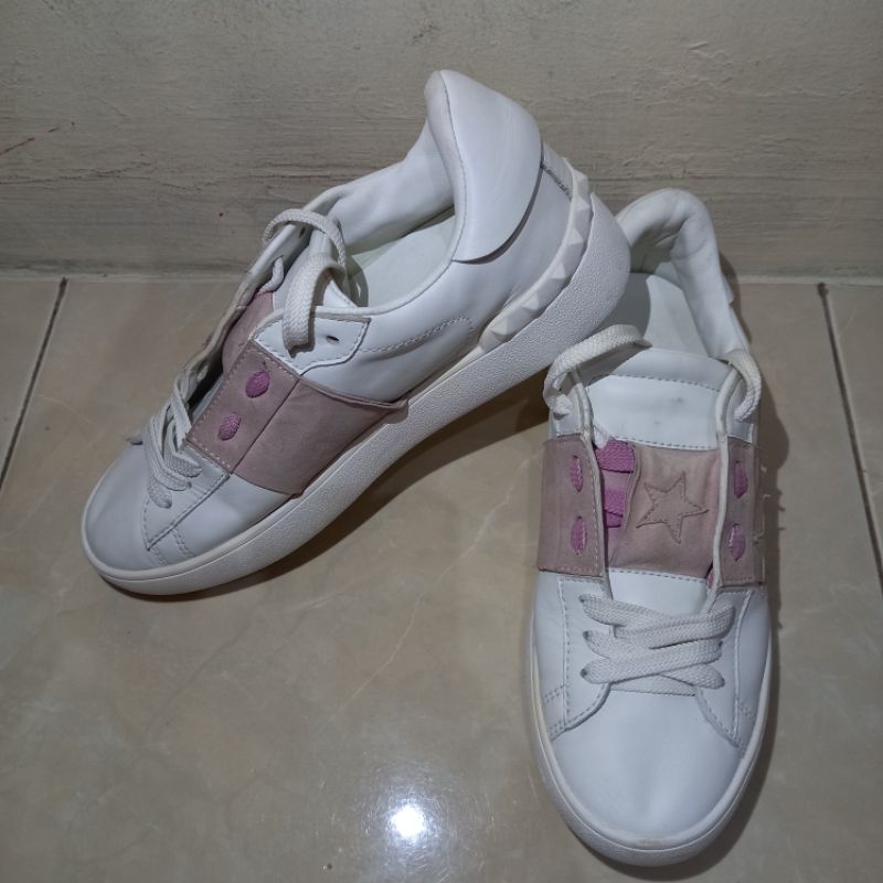 sepatu second brand valentino garavani