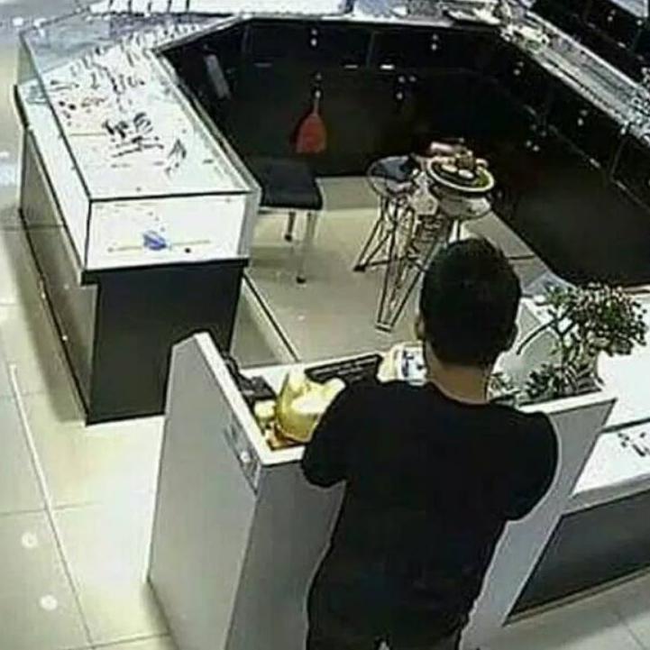 Chekout CCTV Pengintai Maling Lewat Kamera Handphone iOS Siap Pakai Alat Kecil Kontrol Anti Rampok G