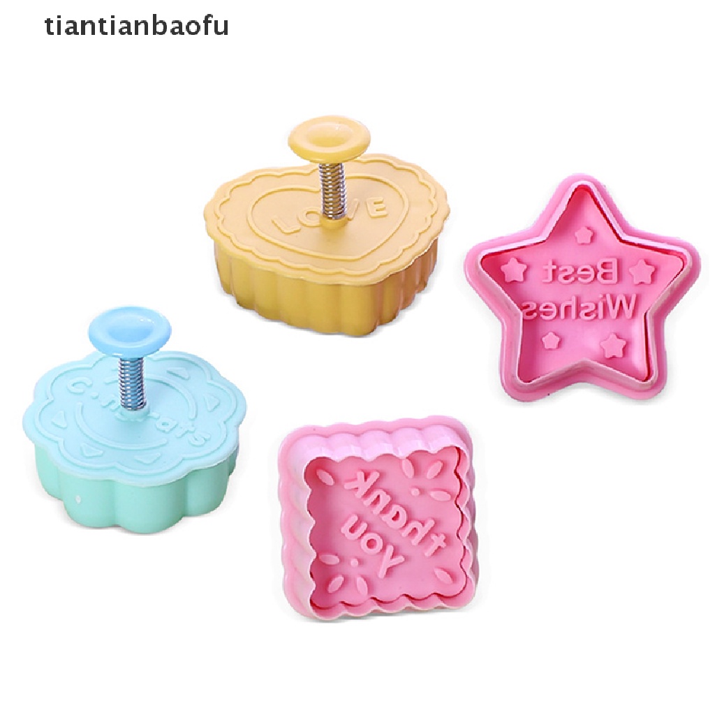 4pcs / set Cetakan Pemotong Kue / Biskuit / Fondant Bentuk Kartun 3D Bahan Plastik Untuk Dekorasi Meja