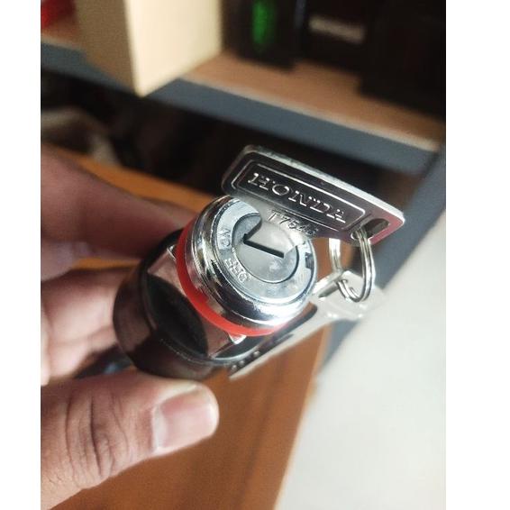 ERN.18Oc22ᴸ ▫ Kontak kunci honda cb twin cb100 CG100 berkode model ori kabel 4 kabel 2 pnp cb gl mp 