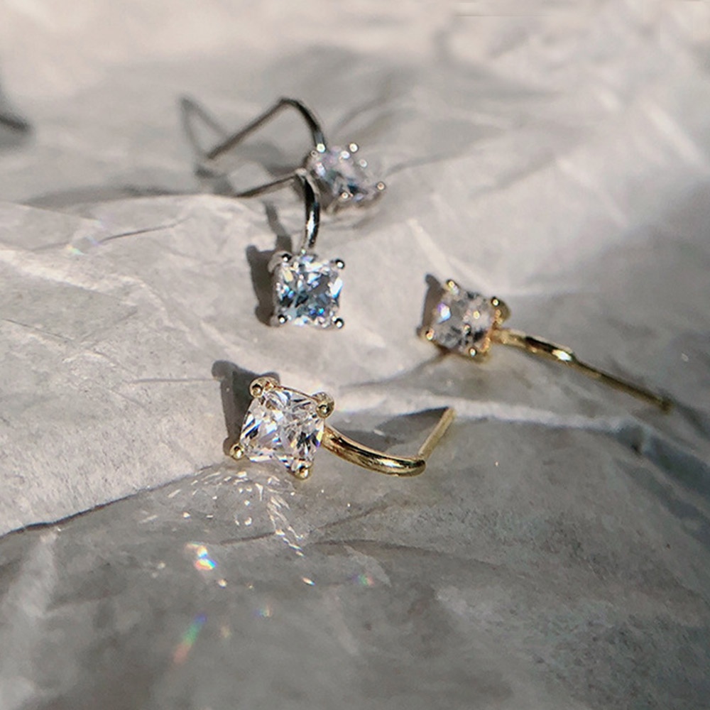 Anting Tusuk Bentuk Kotak Kecil Aksen Zircon Warna Emas Untuk Wanita