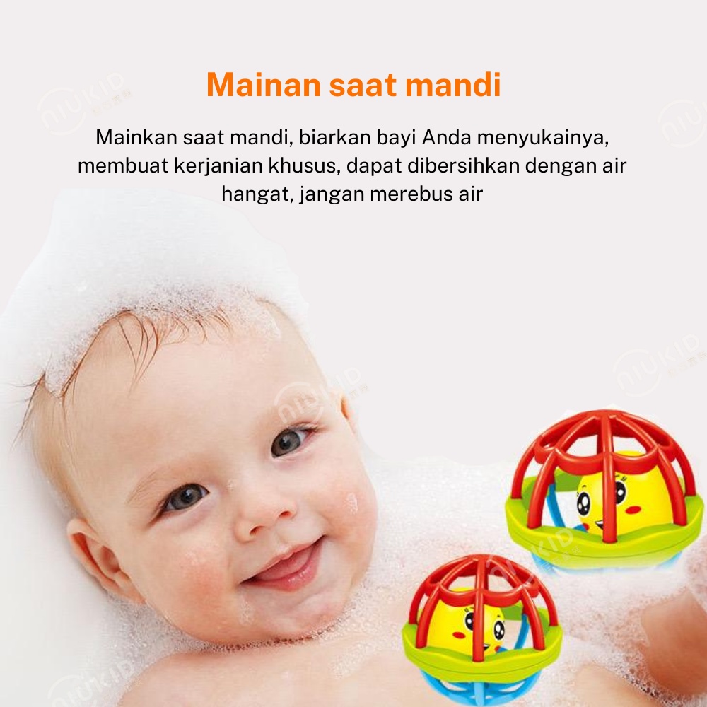 NIUKID MAINAN BAYI BOLA PUTAR RATTLE TEETHER BAHAN PLASTIK LEMBUT DENGAN SUARA KERINCINGAN